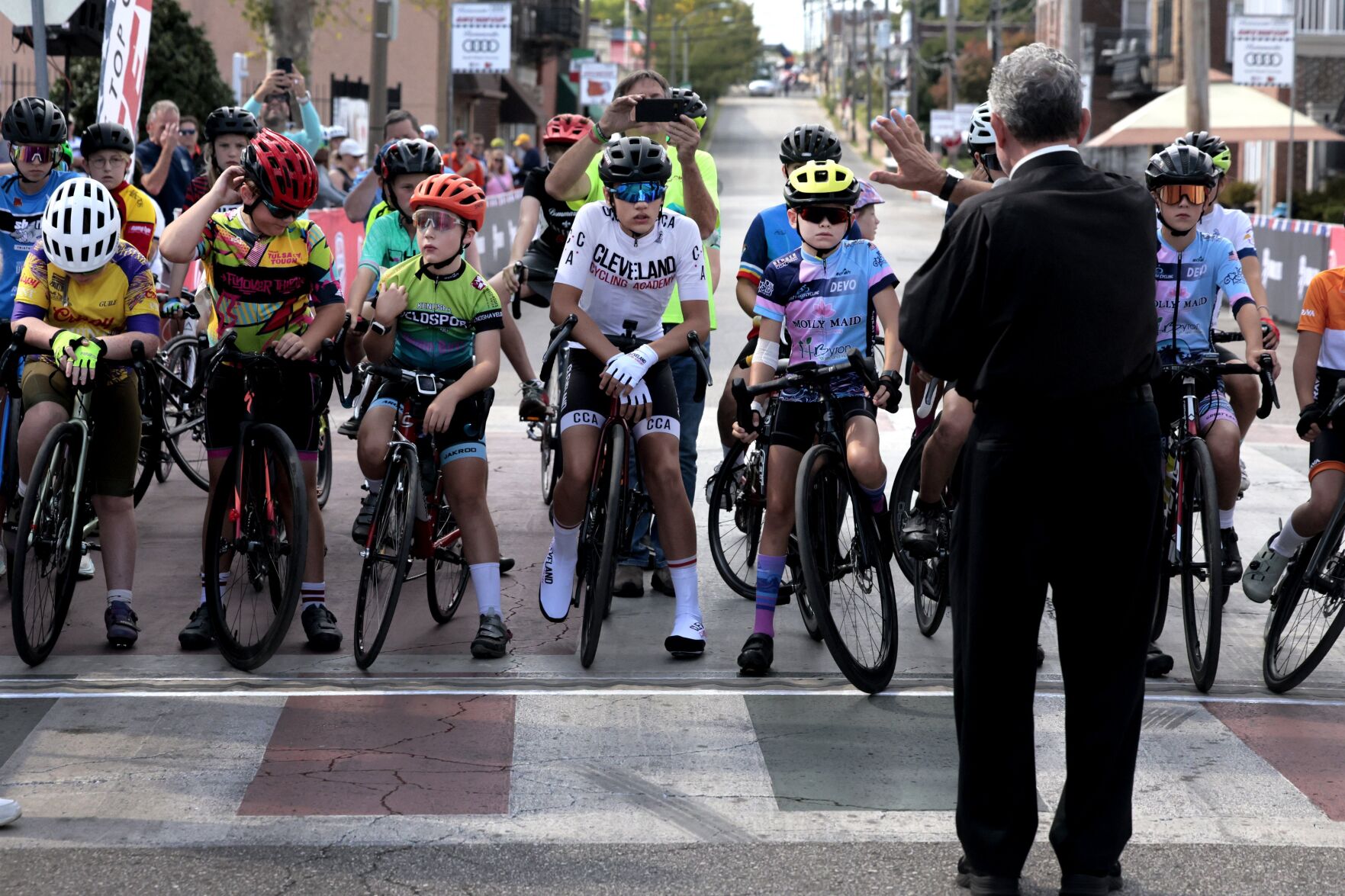 Giro Della Montagna rolls Gateway Cup through the Hill